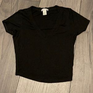 black v-neck crop top